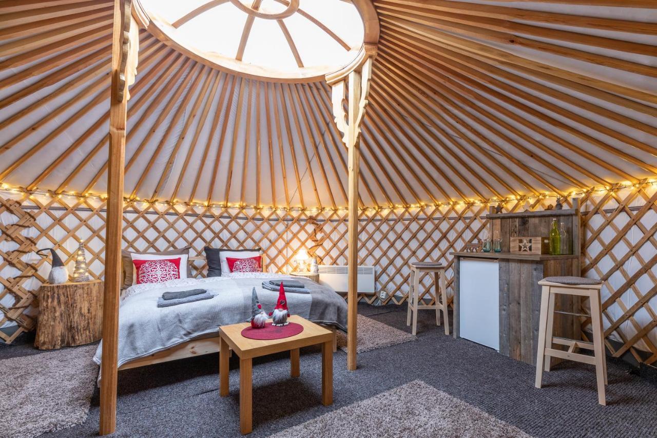 Yurt District Hotell Rovaniemi Exteriör bild